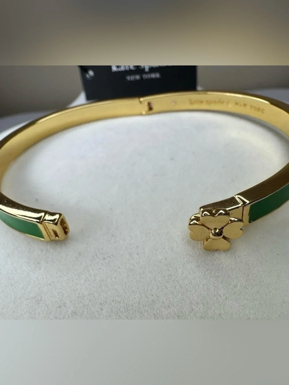 New Kate Spade New York Clover Green & Gold
Hinged Bangle 7 Inch Gold Clasp - Picture 2 of 5
